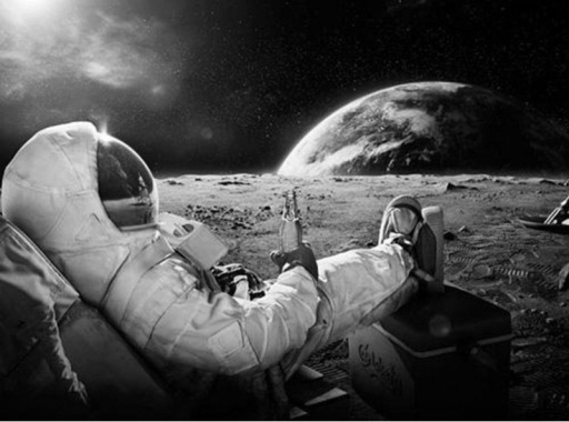 Astronaut-Relax-With-Beer